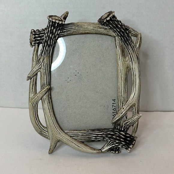 Resin Antler Table Top Photo Frame 5 x 7 Rustic Cabin Decor - Picture 2 of 7